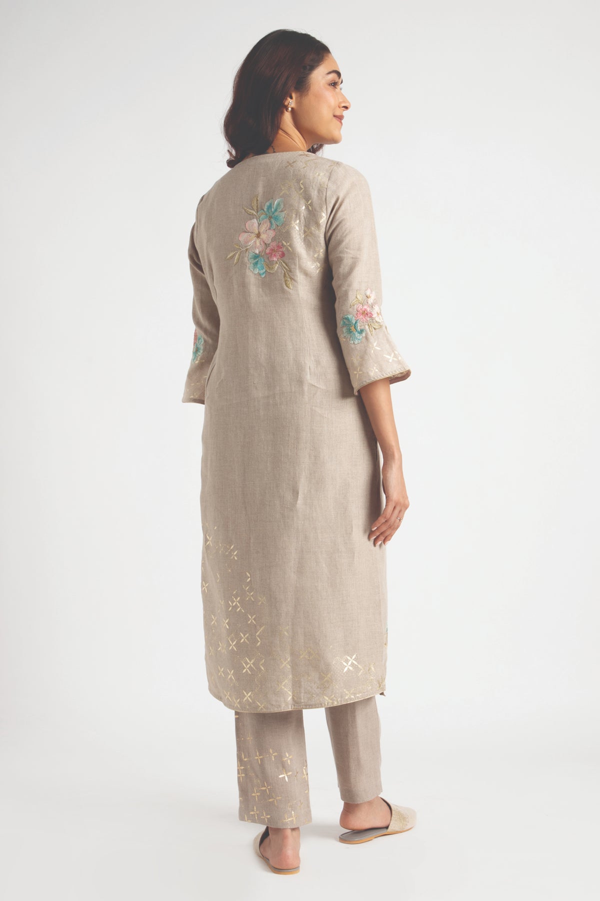 Natural Corsage Kurta Set