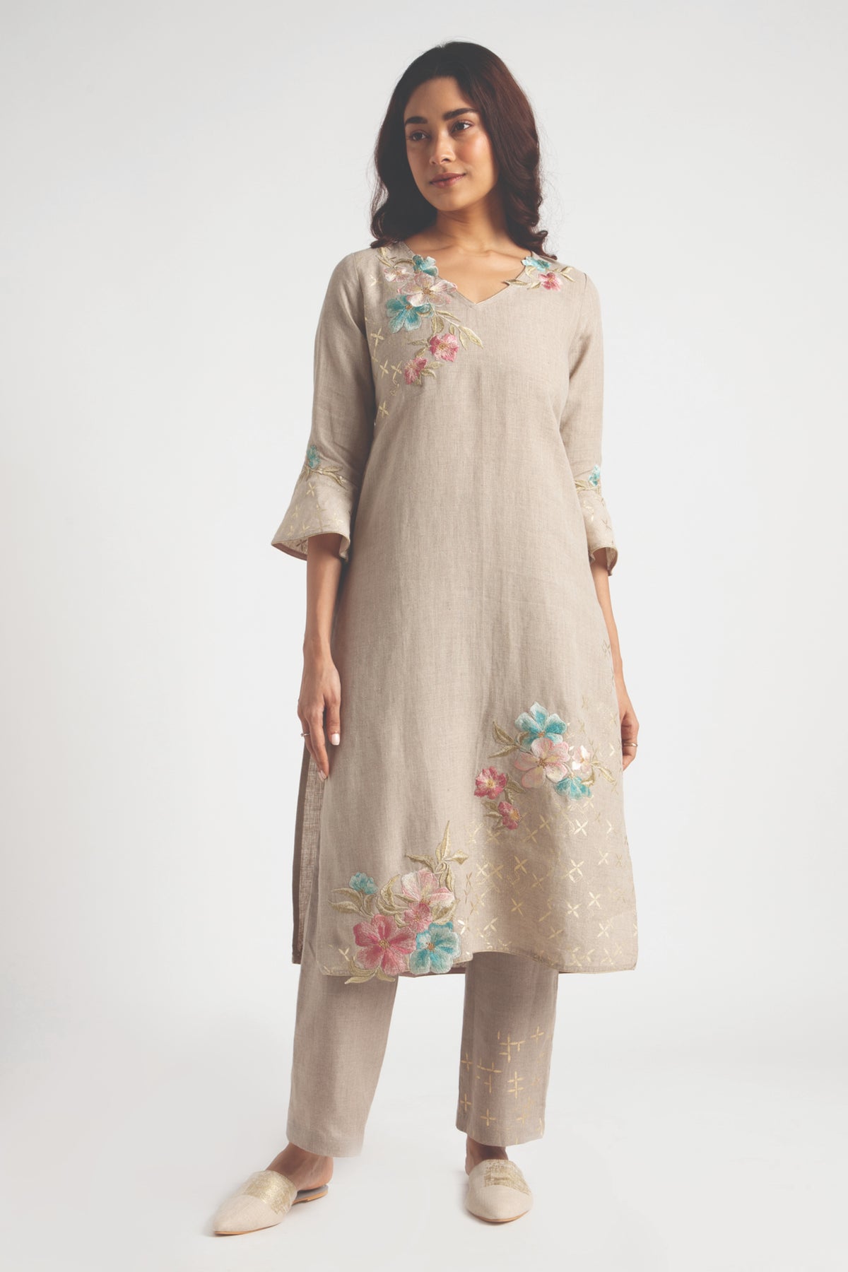 Natural Corsage Kurta Set