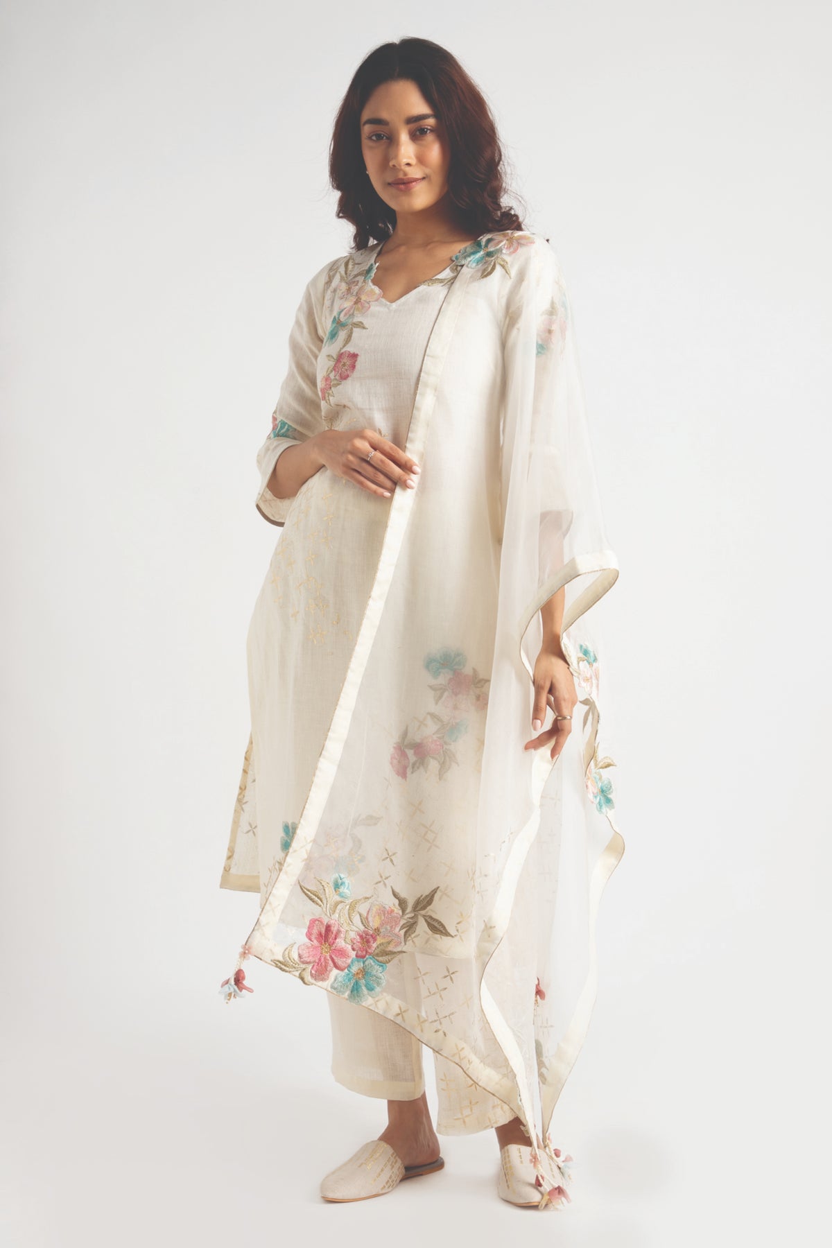 Off White Corsage Kurta Set