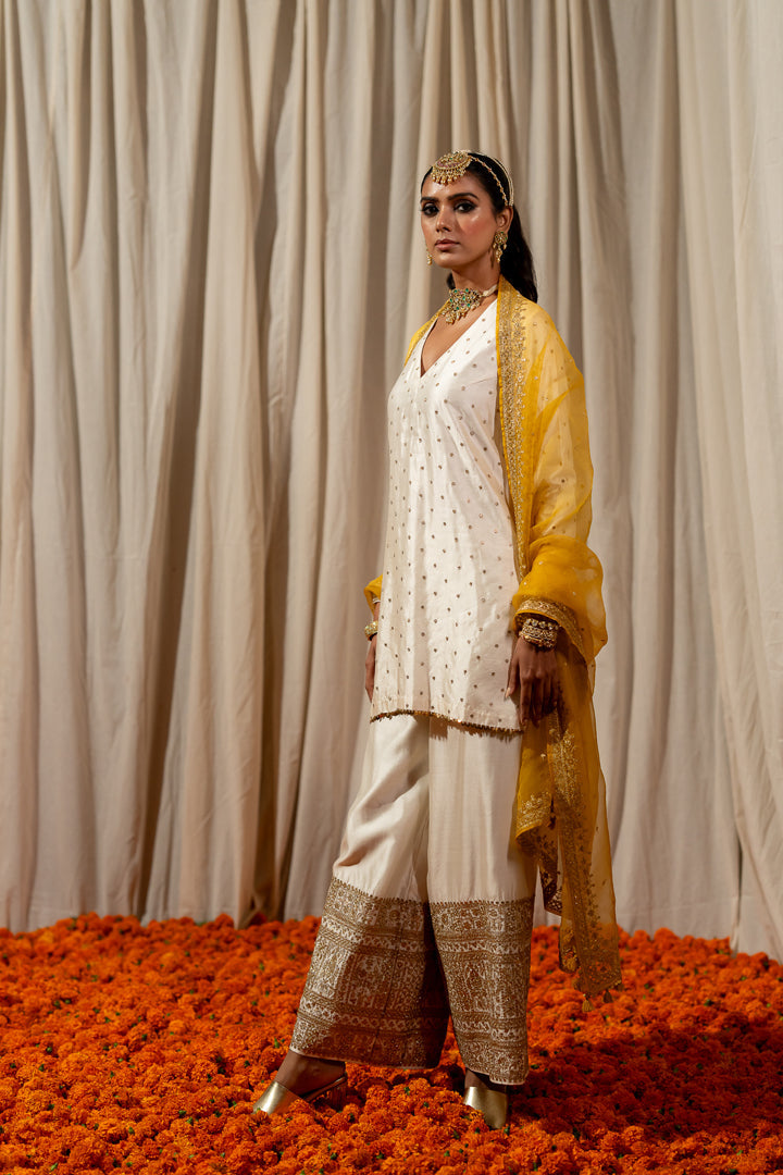 Genda Dupatta