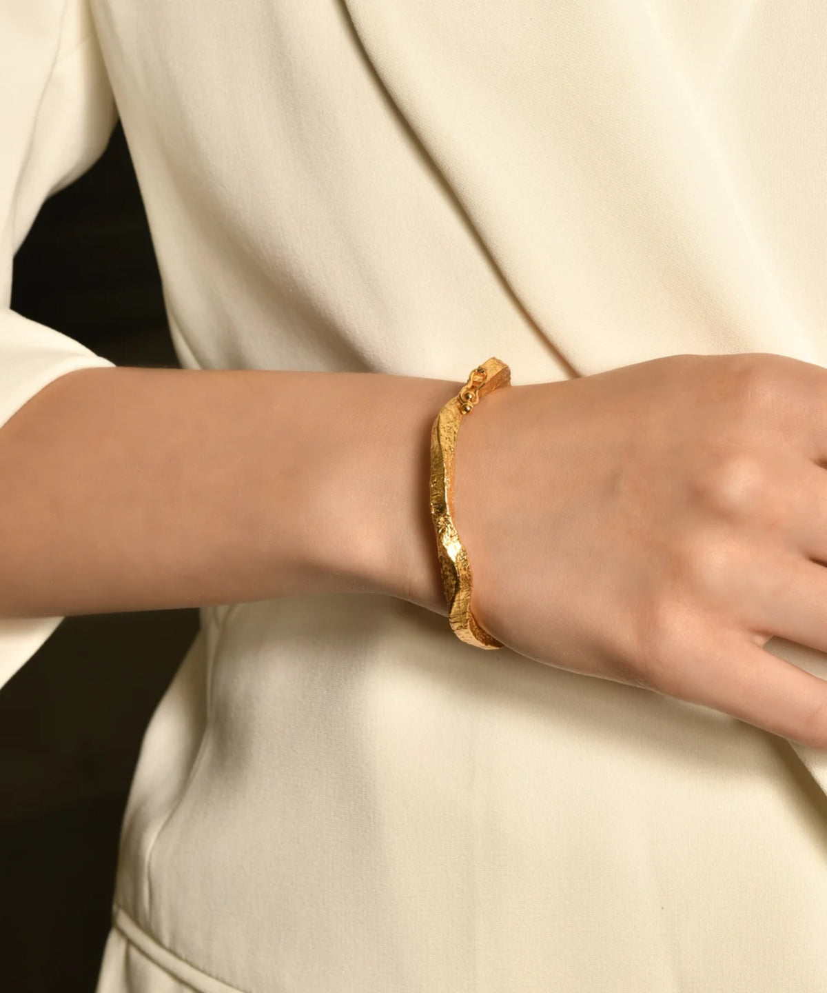 Glint Gold Wave Bangle