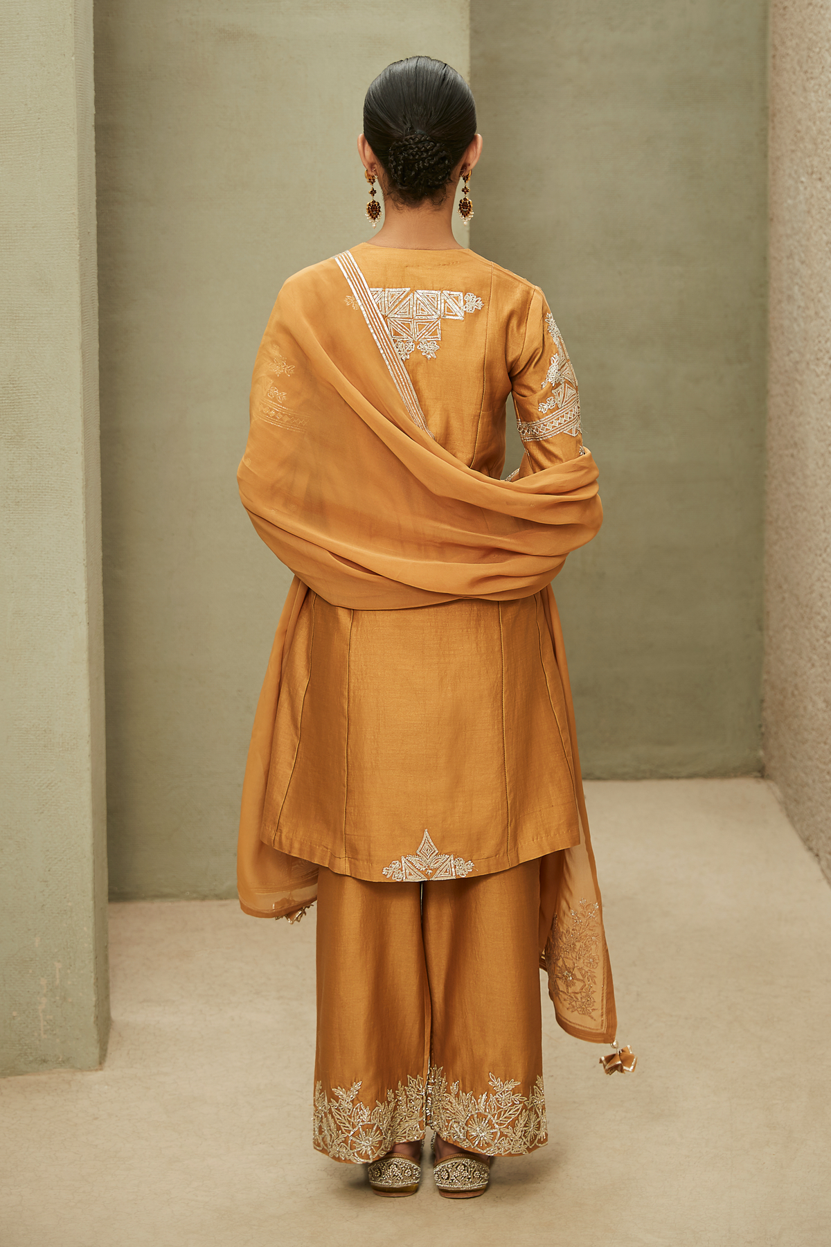 The Neo-Classic Kurta Set