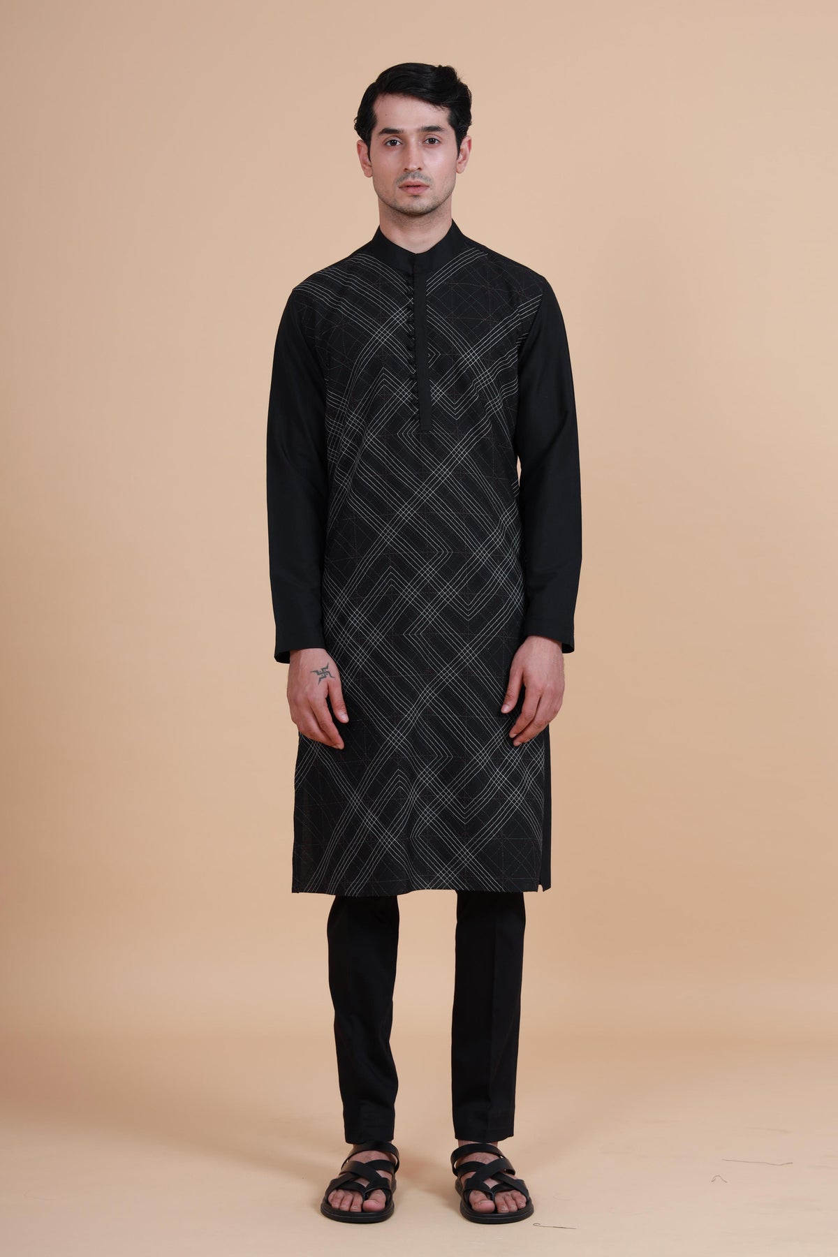 Geometrical Stitch Line Textured Kurta