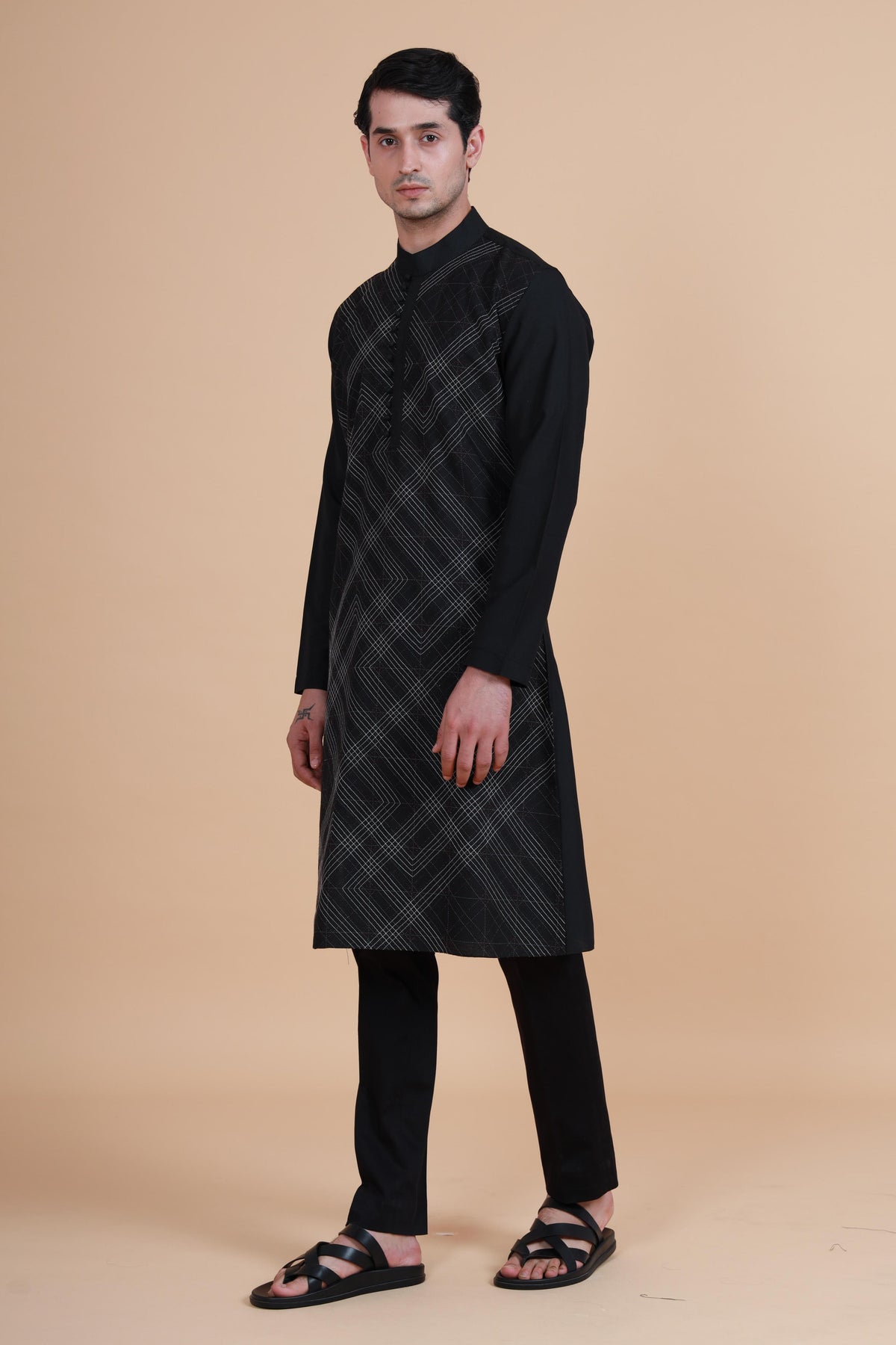 Geometrical Stitch Line Textured Kurta