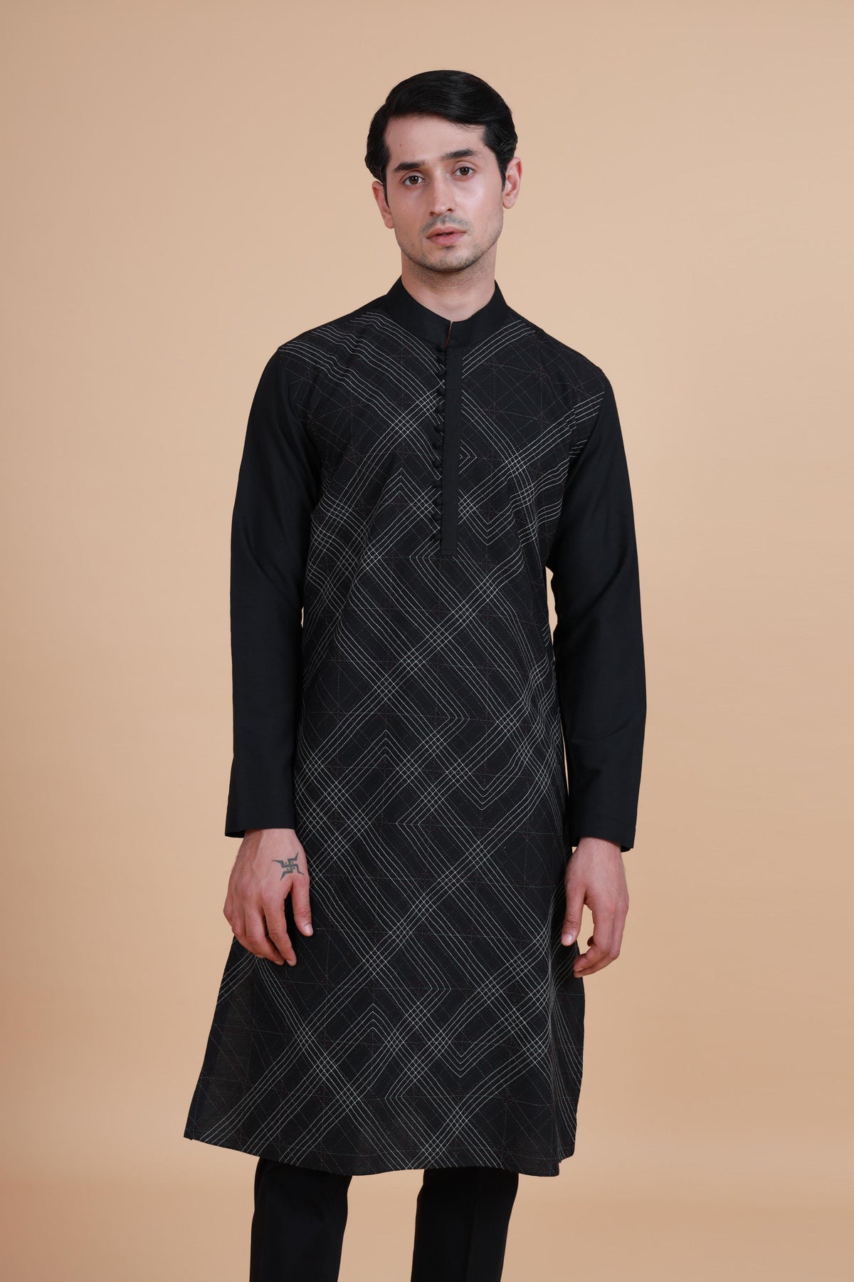 Geometrical Stitch Line Textured Kurta