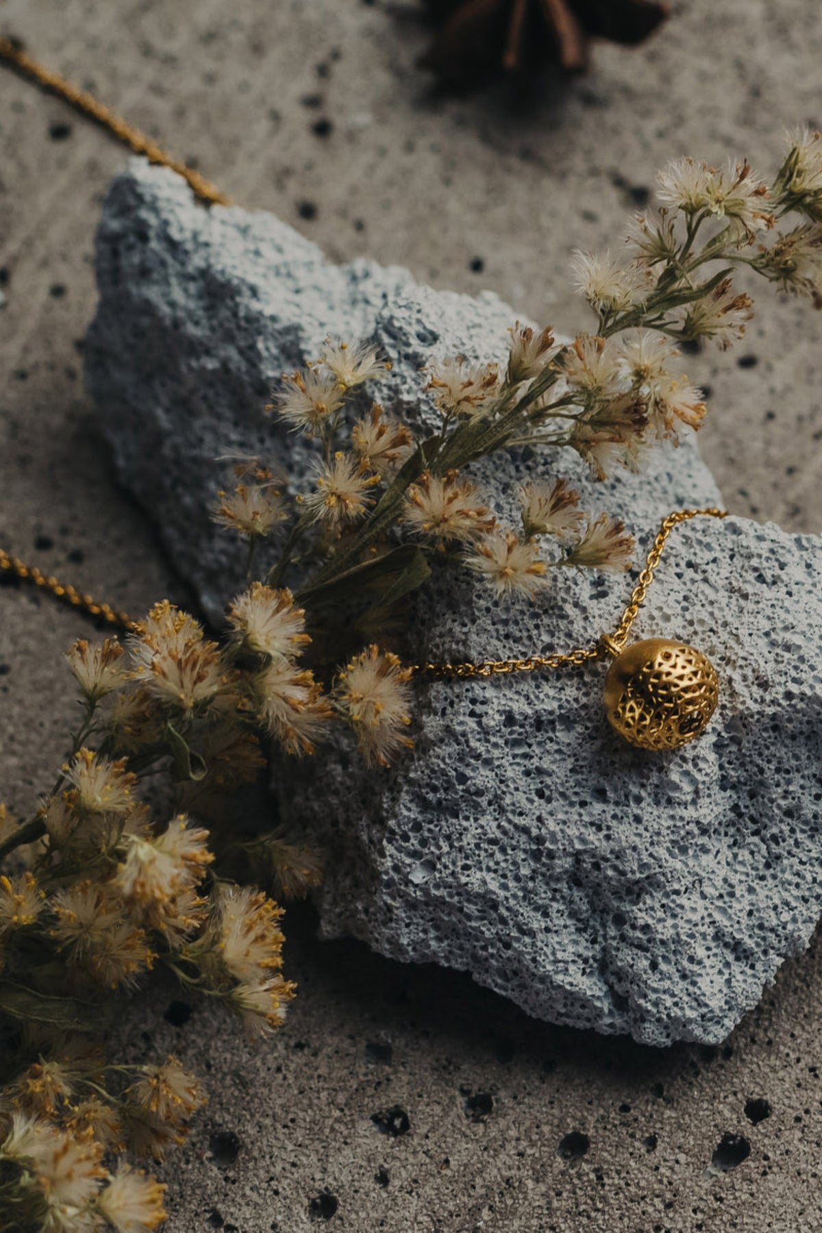 Primrose Necklace