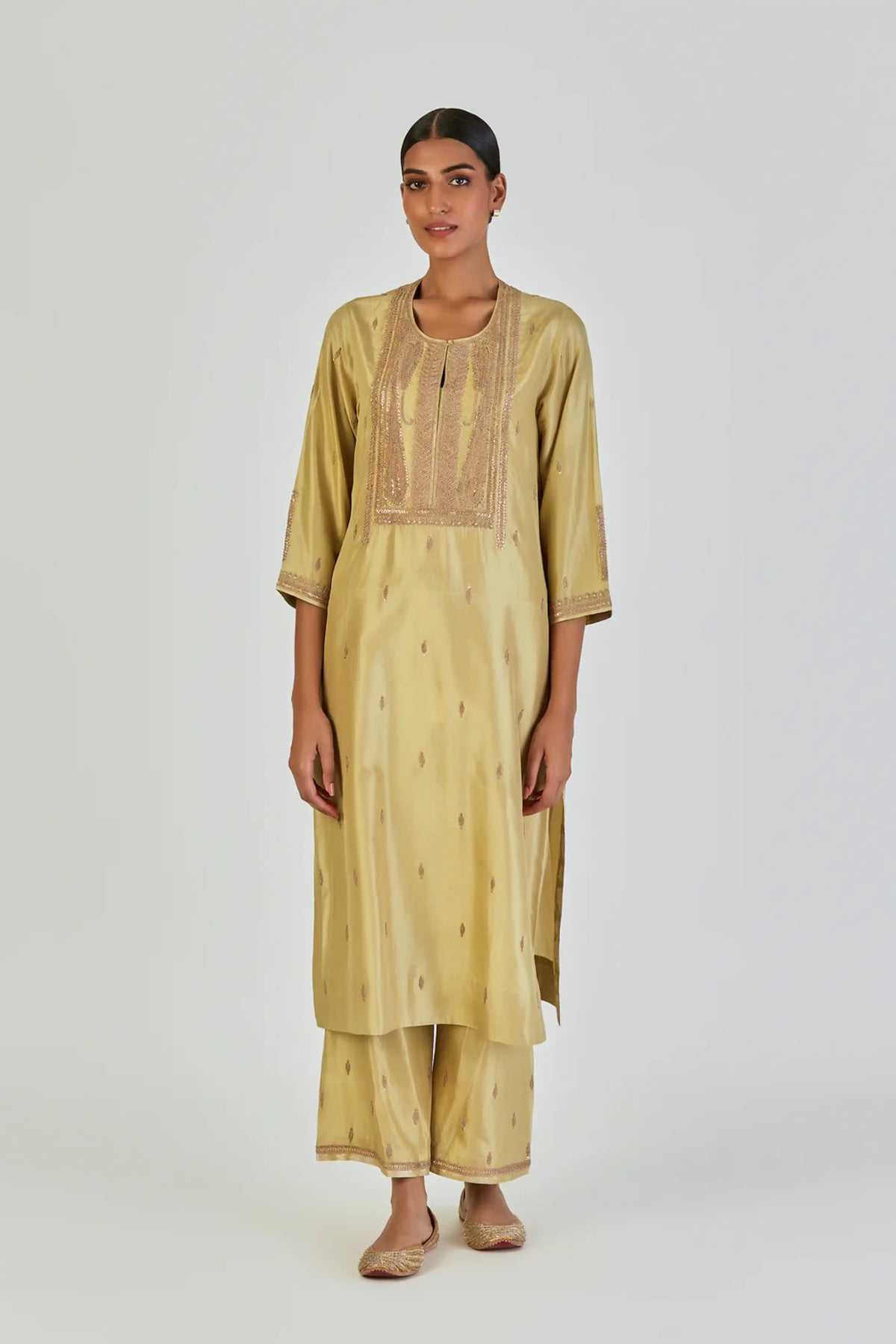 Shrisha Kurta And Pant