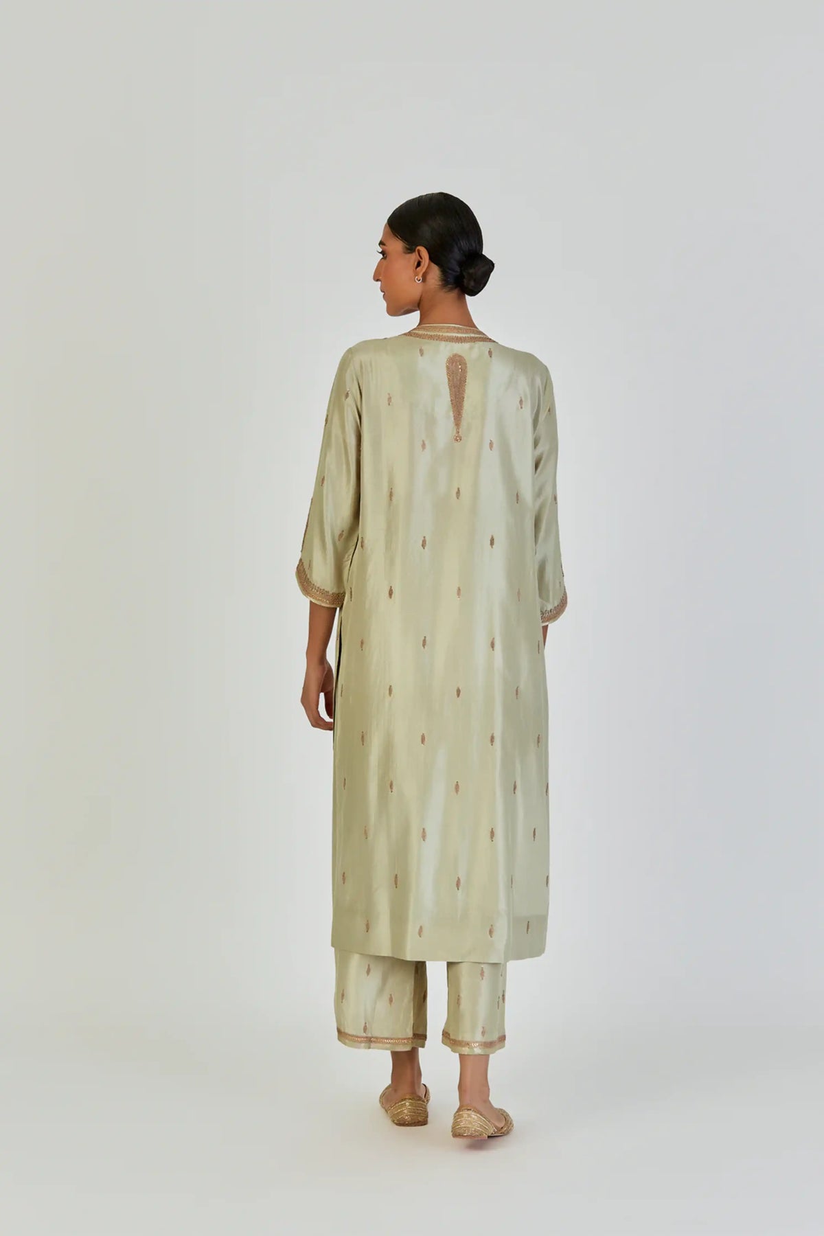 Shrisha Kurta And Pant