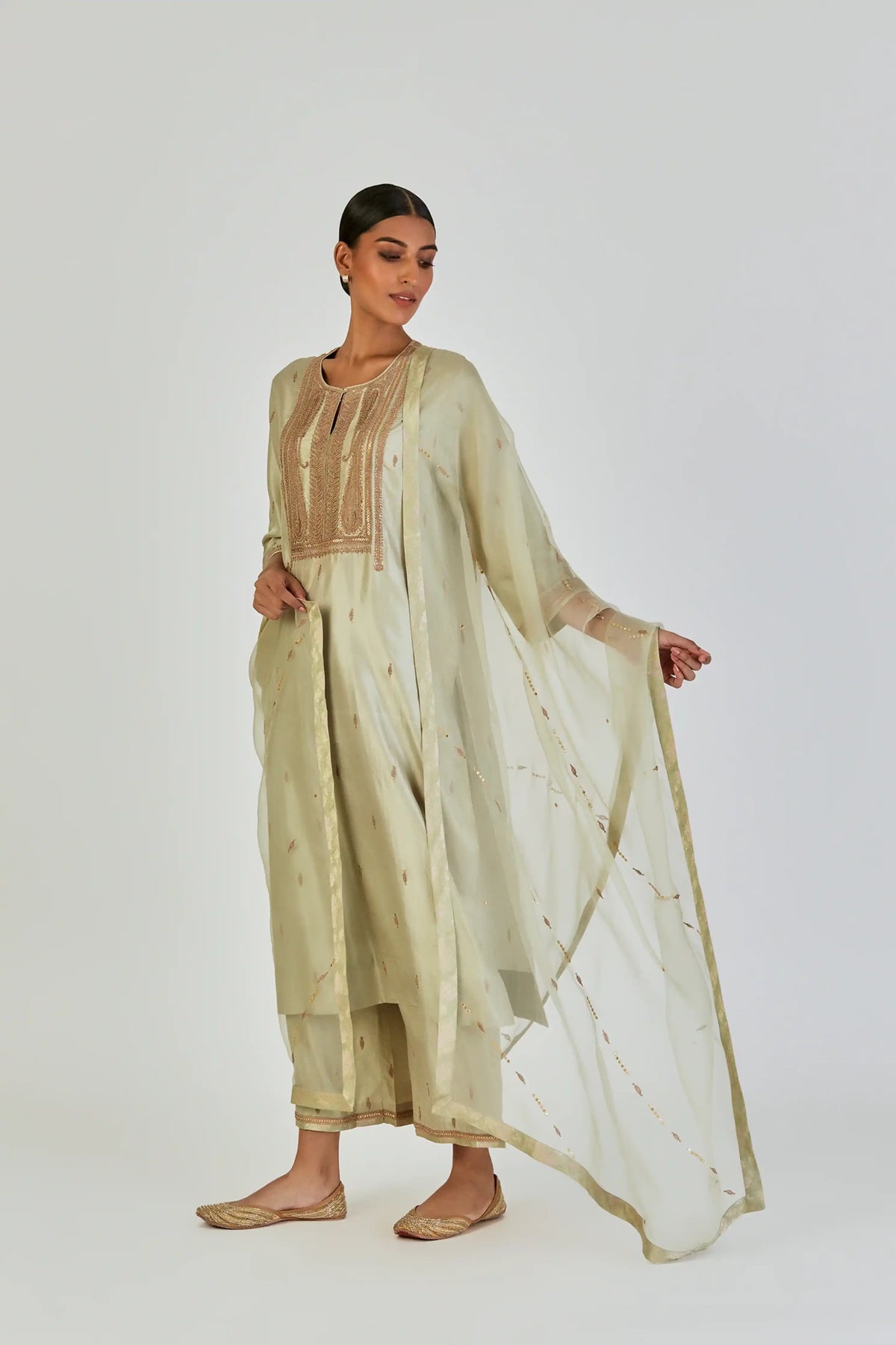 Shrisha Kurta And Pant