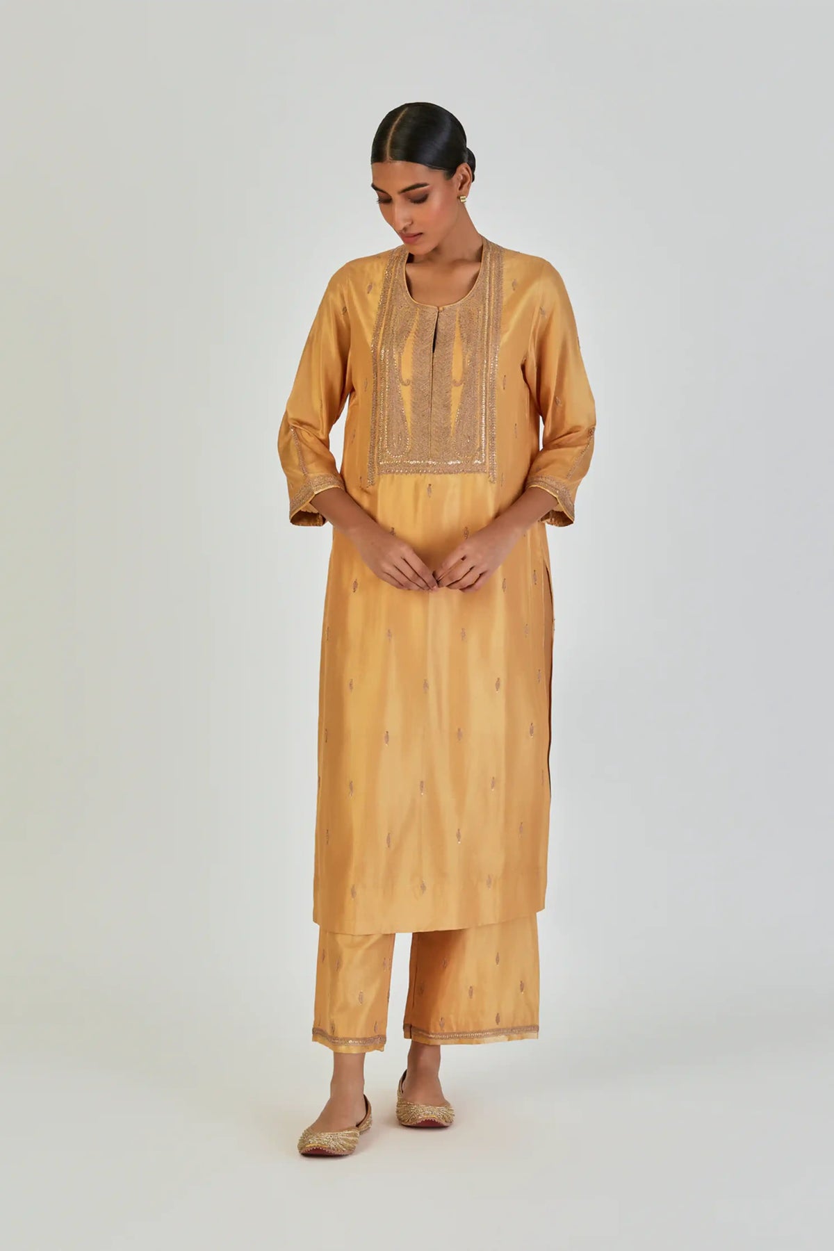 Shrisha Kurta And Pant