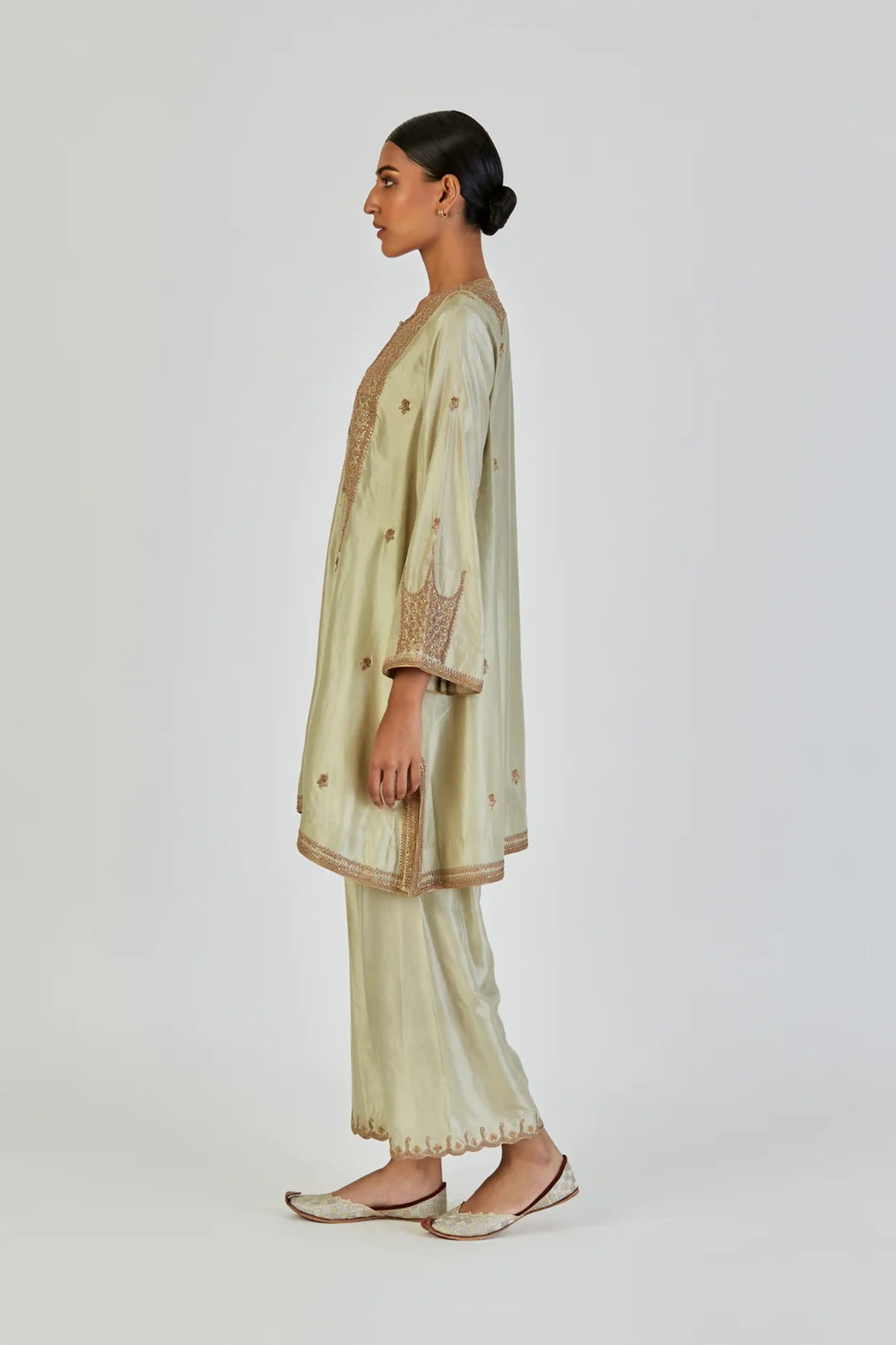 Indrani Kurta And Pant