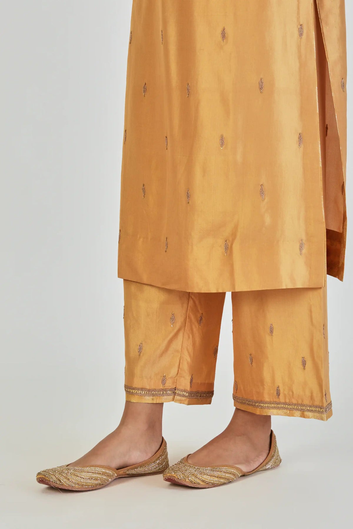 Shrisha Kurta And Pant