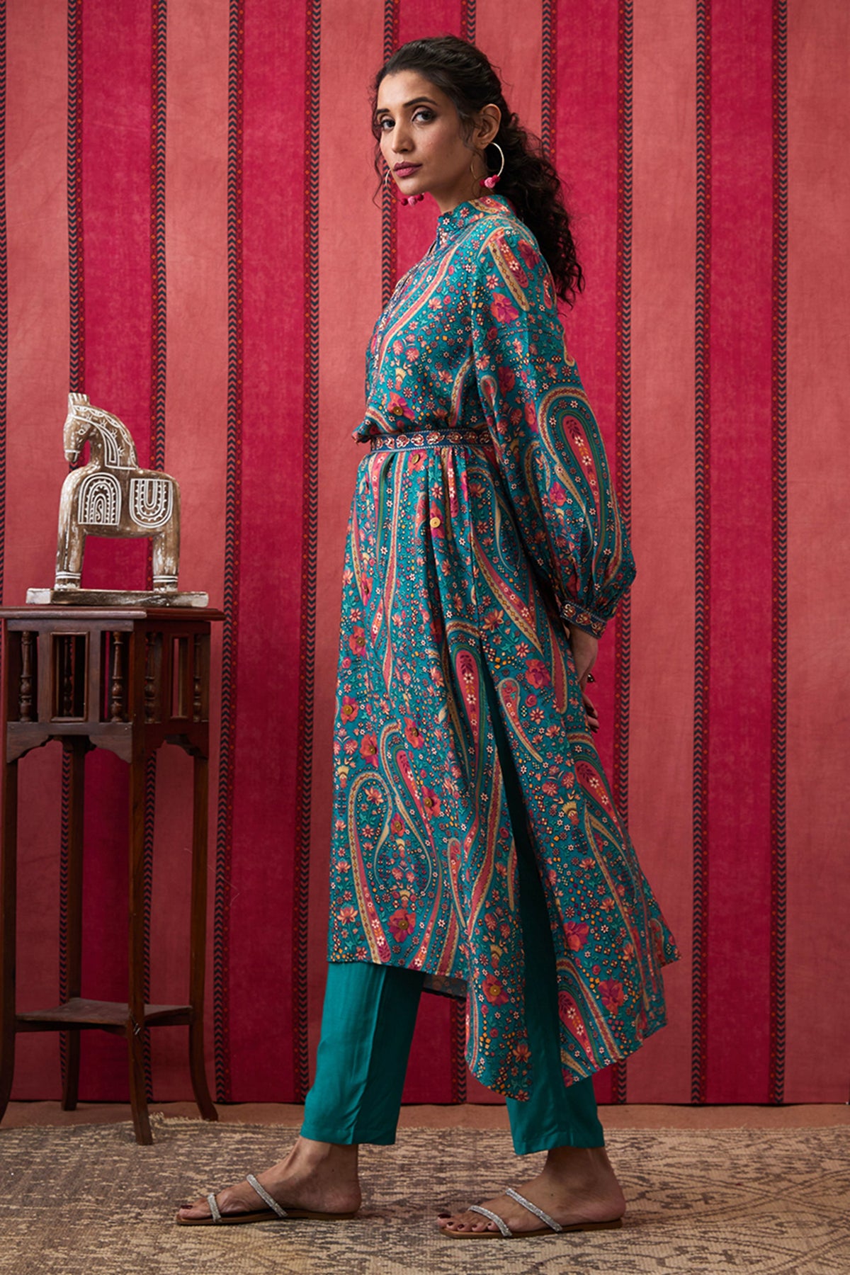 Qala Embroidered Kurta Set With Belt