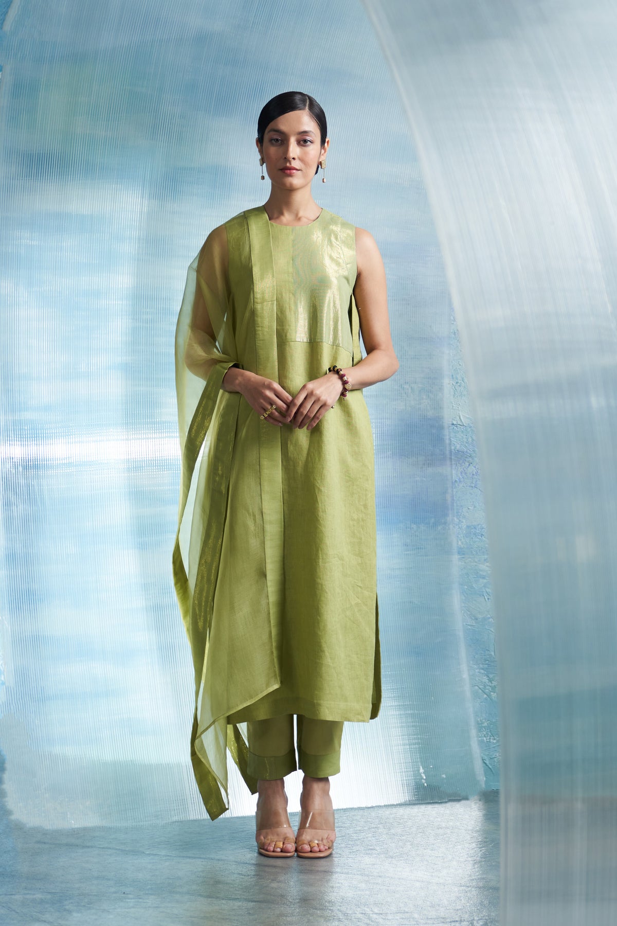 Aura Sleeveless Kurta Set