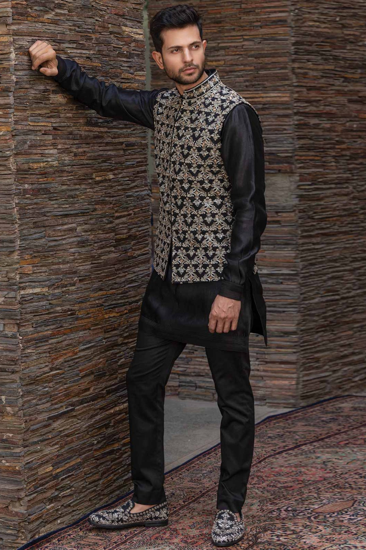 Embroidered Kurta Bandi Set