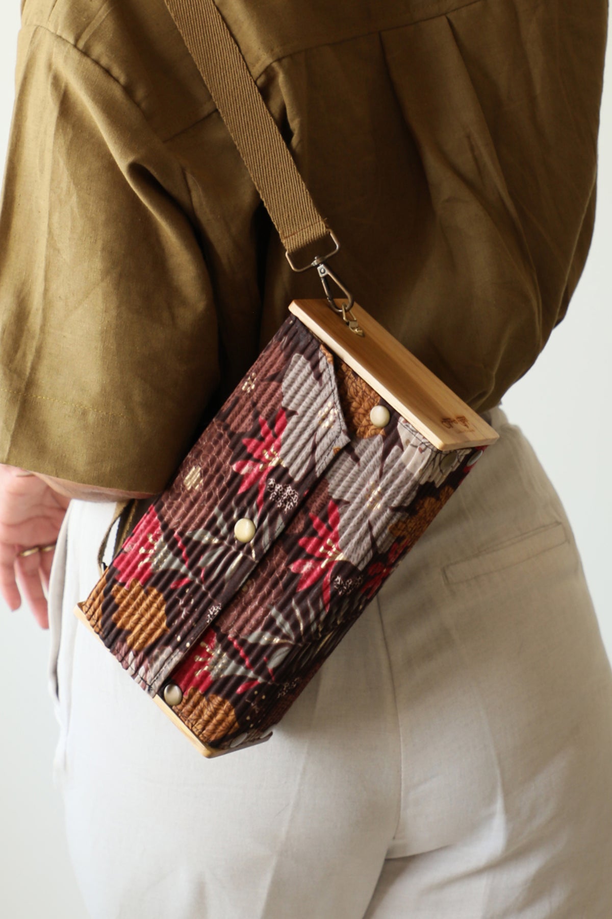 Botanical Box Clutch - Single Sleeve