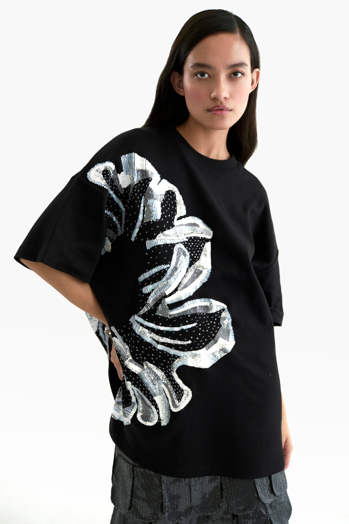 Hibiscus Embroidered Oversized T-shirt