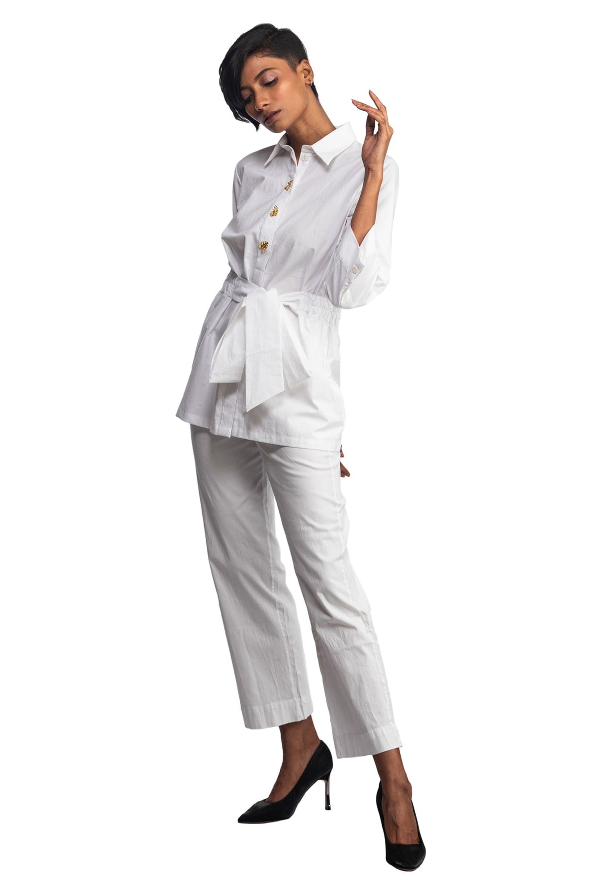 White turn back tie shirt