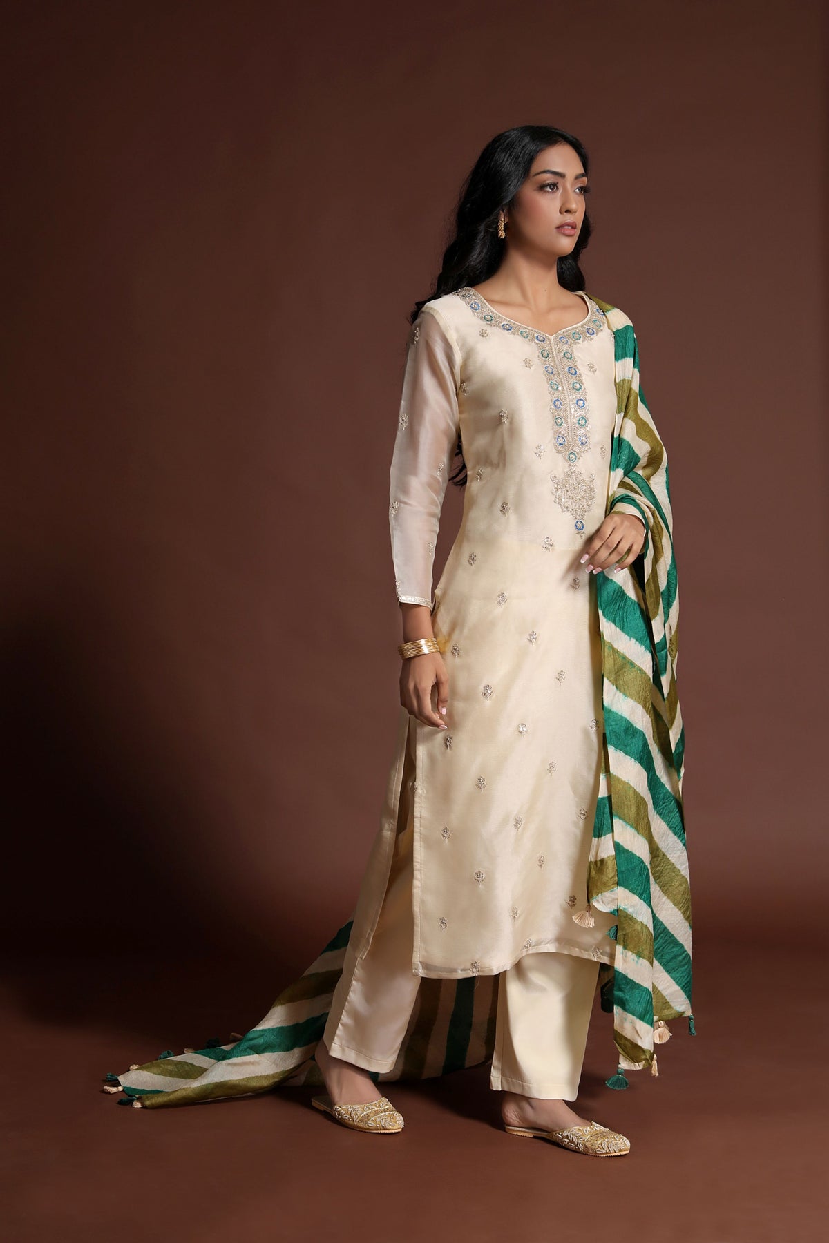 Ivory &amp; leheriya kurta set