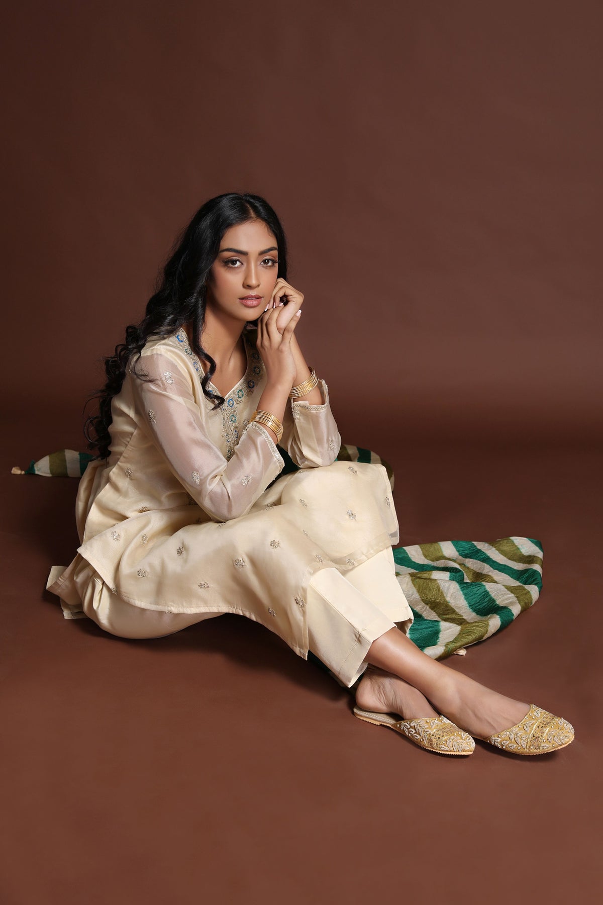 Ivory &amp; leheriya kurta set